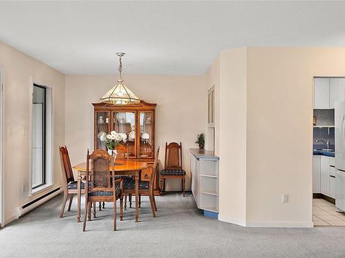 203-906 Southgate St, Victoria, BC - Indoor Photo Showing Dining Room