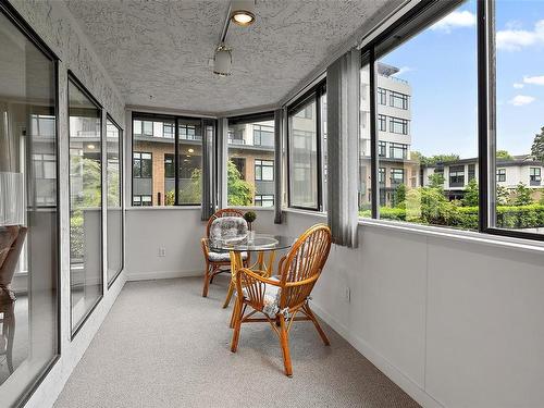 203-906 Southgate St, Victoria, BC - Indoor Photo Showing Kitchen