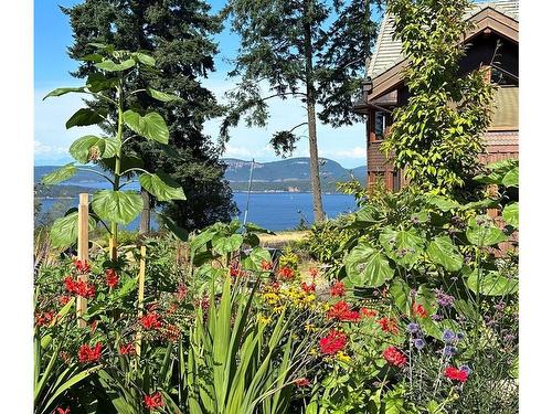 412 Stewart Rd, Salt Spring, BC 