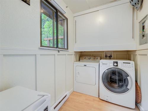 860 Cuaulta Cres, Colwood, BC - Indoor Photo Showing Laundry Room