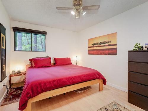 860 Cuaulta Cres, Colwood, BC - Indoor Photo Showing Bedroom