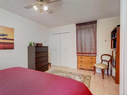 860 Cuaulta Cres, Colwood, BC - Indoor Photo Showing Bedroom