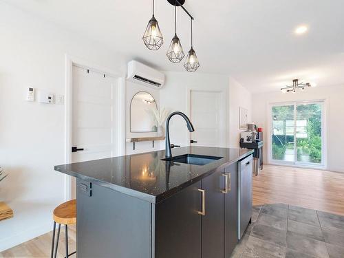 Kitchen - 30 Rue Guy-Linteau, Sainte-Catherine-De-La-Jacques-Cartier, QC - Indoor Photo Showing Kitchen With Upgraded Kitchen