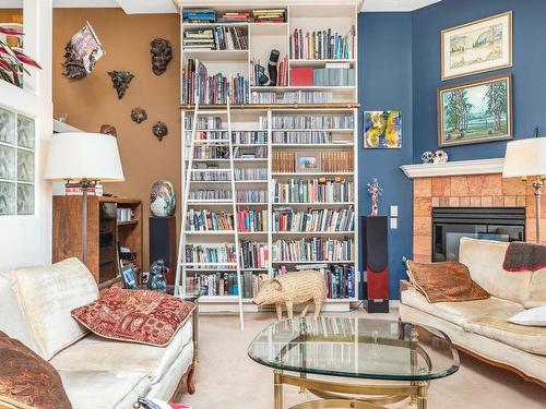 6-83 Peregrine Way, Vernon, BC - Indoor Photo Showing Living Room With Fireplace