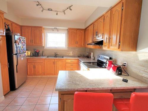 Cuisine - 266 Av. Allion, Montréal (Lasalle), QC - Indoor Photo Showing Kitchen With Double Sink