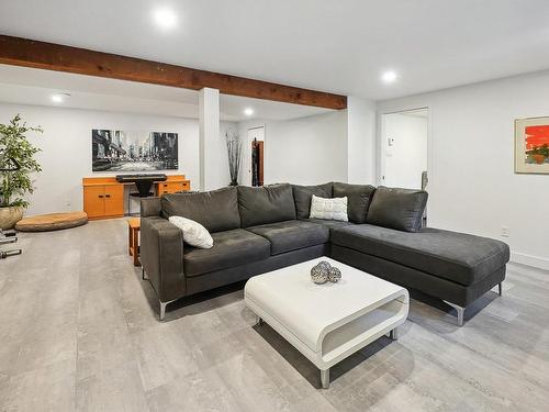 Salle familiale - 6120 Av. Baffin, Brossard, QC - Indoor Photo Showing Living Room