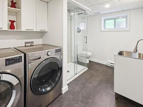 Salle de bains - 6120 Av. Baffin, Brossard, QC - Indoor Photo Showing Laundry Room