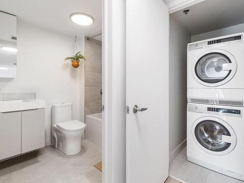 Laundry room - 2116-1020 Rue De Bleury, Montréal (Ville-Marie), QC - Indoor Photo Showing Laundry Room