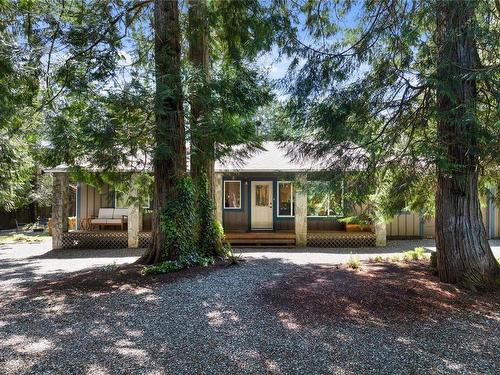 393 Dunsmuir Rd, Qualicum Beach, BC 