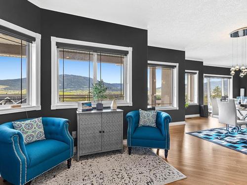 2753 Grandview Hts, Merritt, BC - Indoor Photo Showing Living Room