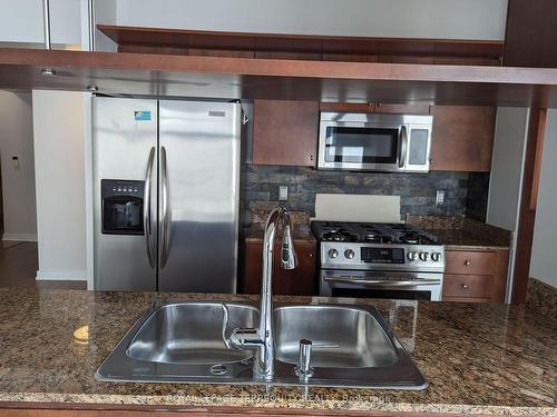 2208-3 Navy Wharf Crt, Toronto, ON - Indoor Photo Showing Kitchen With Double Sink With Upgraded Kitchen