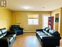 212 825 Gladstone Street E, Swift Current, SK  - Indoor Photo Showing Living Room 