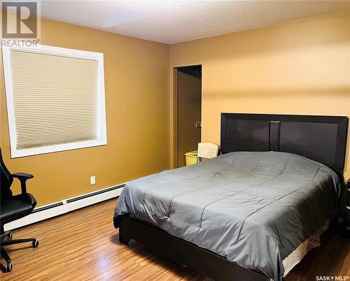 212 825 Gladstone Street E, Swift Current, SK - Indoor Photo Showing Bedroom