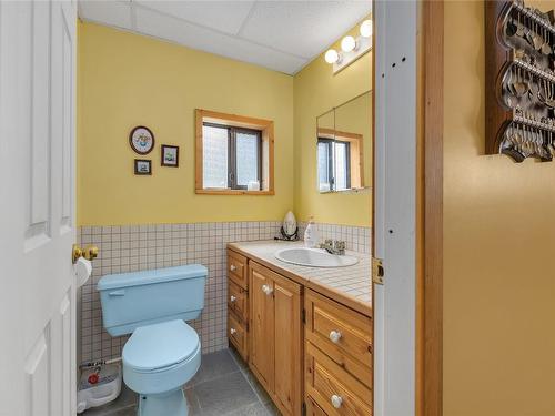 112 Round Lake Road, Princeton, BC - Indoor Photo Showing Bathroom