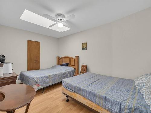 112 Round Lake Road, Princeton, BC - Indoor Photo Showing Bedroom