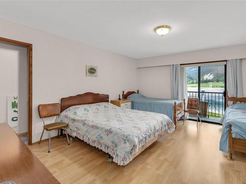 112 Round Lake Road, Princeton, BC - Indoor Photo Showing Bedroom