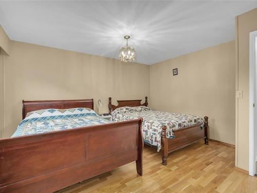 112 Round Lake Road, Princeton, BC - Indoor Photo Showing Bedroom