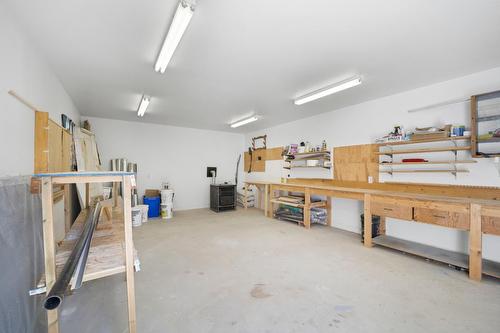 132 14Th Avenue N, Creston, BC - Indoor Photo Showing Garage