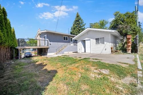 132 14Th Avenue N, Creston, BC - Outdoor