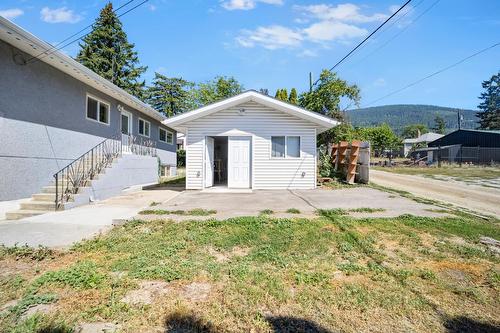 132 14Th Avenue N, Creston, BC - Outdoor