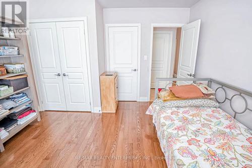 1031 Shaw Drive, Mississauga, ON - Indoor Photo Showing Bedroom