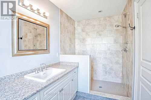 1031 Shaw Drive, Mississauga, ON - Indoor Photo Showing Bathroom