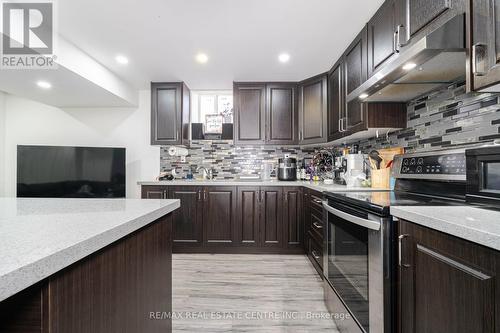 4 Landview Road, Brampton (Toronto Gore Rural Estate), ON - Indoor Photo Showing Kitchen With Upgraded Kitchen