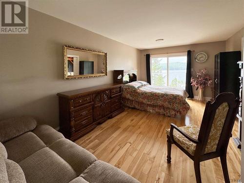 163 Murphy Mill Rd, Latchford, ON - Indoor Photo Showing Living Room