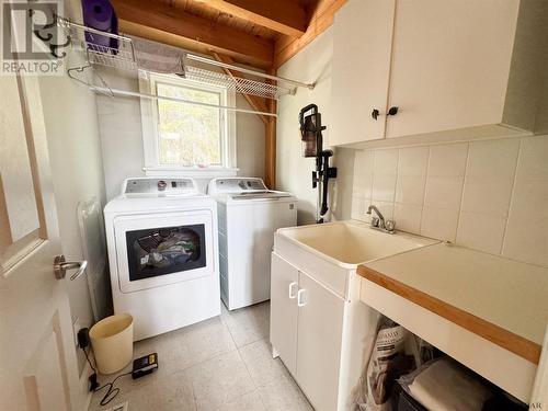 163 Murphy Mill Rd, Latchford, ON - Indoor Photo Showing Laundry Room