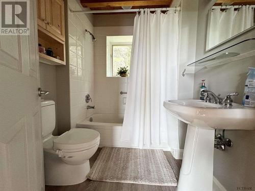 163 Murphy Mill Rd, Latchford, ON - Indoor Photo Showing Bathroom