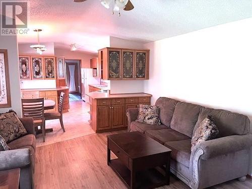 1767 Alder Road, Quesnel, BC - Indoor Photo Showing Living Room