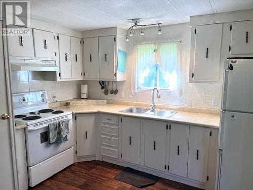 1767 Alder Road, Quesnel, BC - Indoor Photo Showing Kitchen With Double Sink