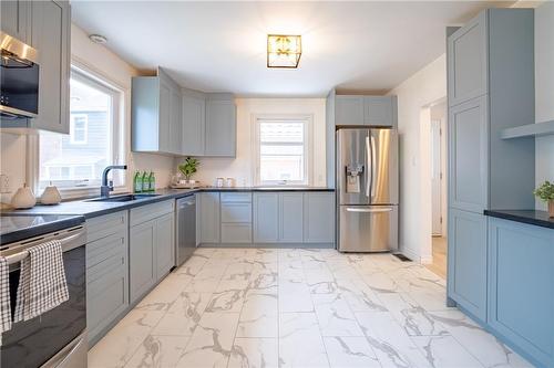 106 Simcoe Street E, Hamilton, ON - Indoor Photo Showing Kitchen With Stainless Steel Kitchen With Upgraded Kitchen