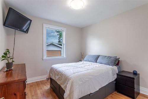 77 Barons Avenue S, Hamilton, ON - Indoor Photo Showing Bedroom