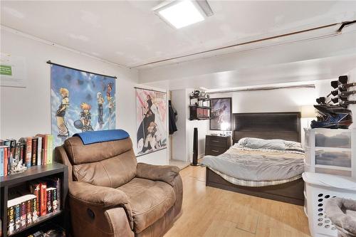 54 Spadina Avenue, Hamilton, ON - Indoor Photo Showing Bedroom
