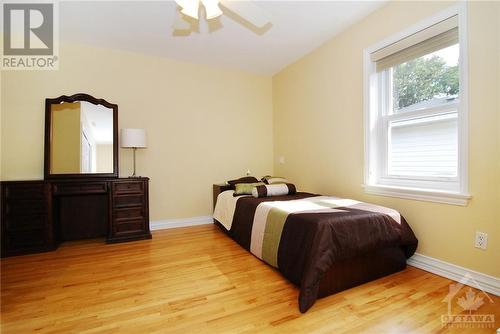 15 Bedford Crescent, Ottawa, ON - Indoor Photo Showing Bedroom