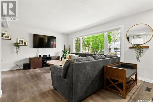 66 Haultain Crescent, Regina, SK - Indoor Photo Showing Living Room