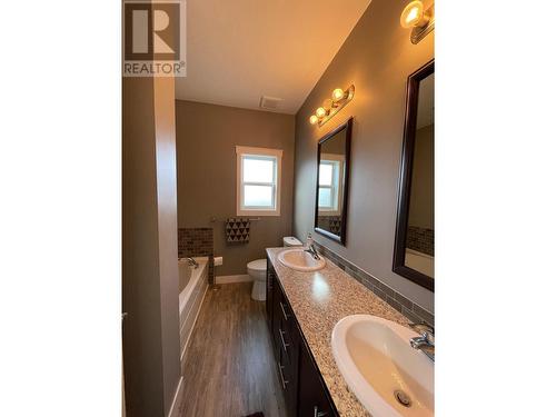 2910 Christian Valley Road, Westbridge, BC - Indoor Photo Showing Bathroom