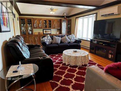 748 Canada Road, Edmundston, NB - Indoor Photo Showing Living Room