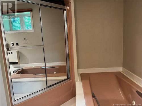 748 Canada Road, Edmundston, NB - Indoor Photo Showing Bathroom