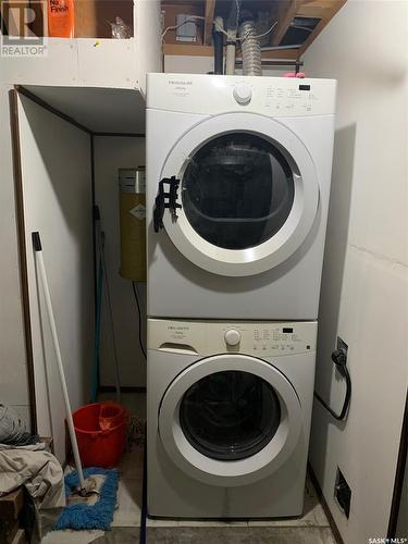 1506 Early Drive, Saskatoon, SK - Indoor Photo Showing Laundry Room