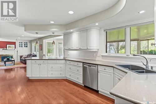 415 Braeshire Lane, Saskatoon, SK - Indoor Photo Showing Kitchen With Double Sink With Upgraded Kitchen