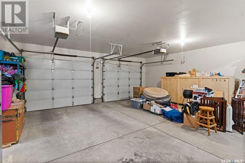 415 Braeshire Lane, Saskatoon, SK - Indoor Photo Showing Garage