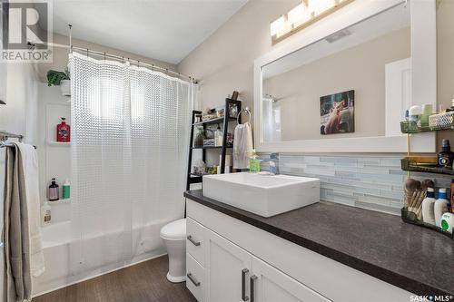 302 113Th Street W, Saskatoon, SK - Indoor Photo Showing Bathroom