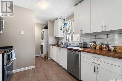 302 113Th Street W, Saskatoon, SK - Indoor Photo Showing Kitchen