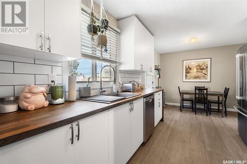302 113Th Street W, Saskatoon, SK - Indoor Photo Showing Kitchen With Upgraded Kitchen