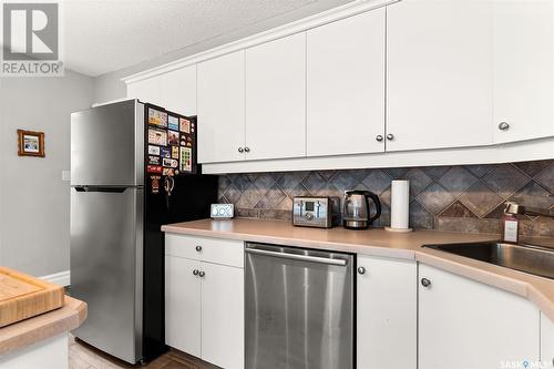 2056 King Street, Regina, SK - Indoor Photo Showing Kitchen