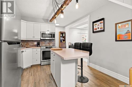 2056 King Street, Regina, SK - Indoor Photo Showing Kitchen With Stainless Steel Kitchen