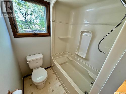 81 Mossfield Place, Yorkton, SK - Indoor Photo Showing Bathroom