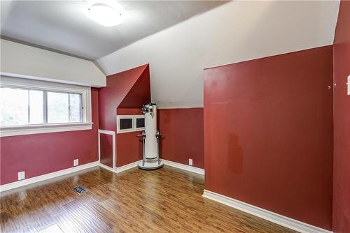 83 Graham Avenue S, Hamilton, ON - Indoor Photo Showing Other Room